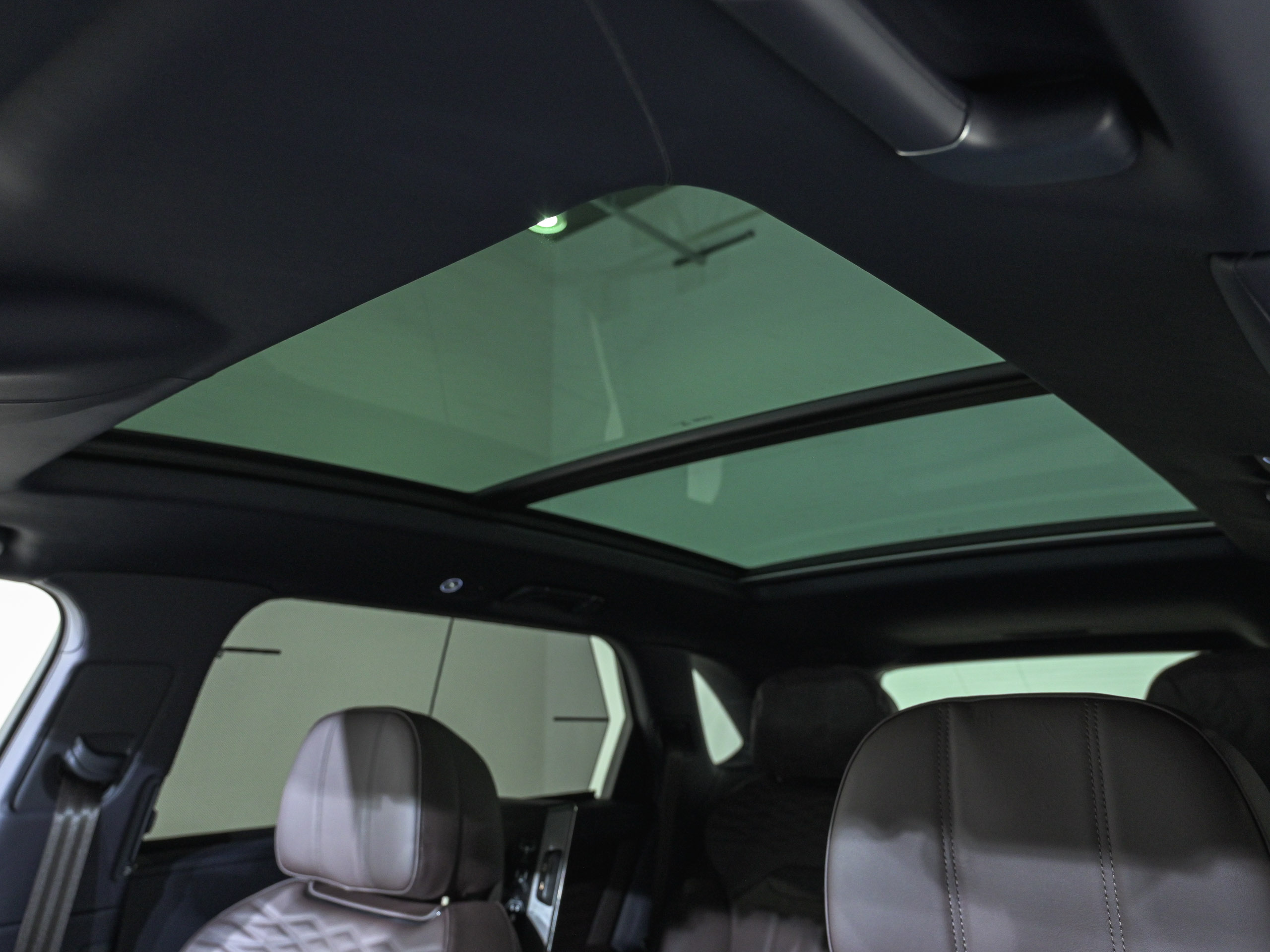 Bentley Bentayga EWB AZURE - image 46