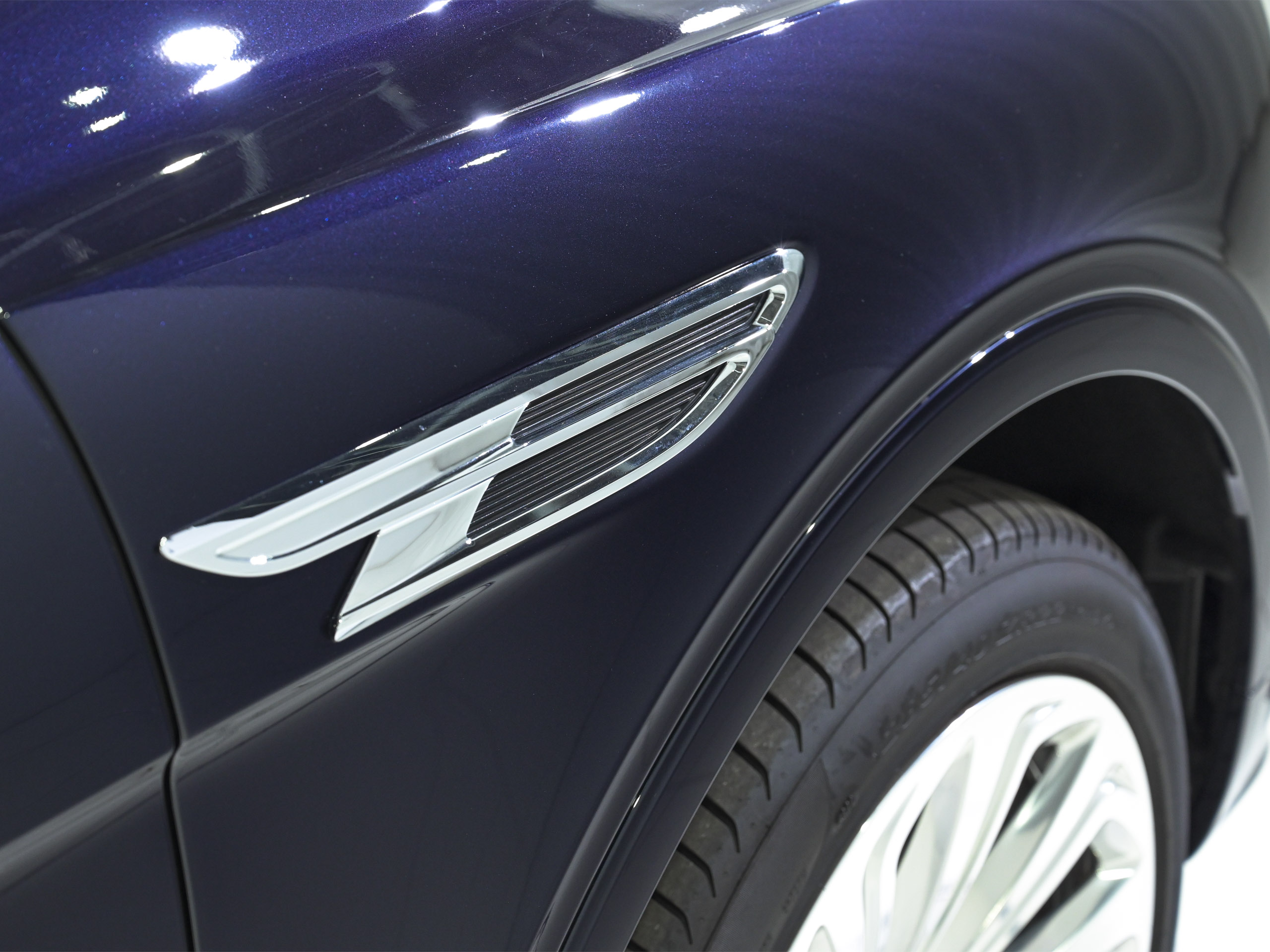 Bentley Bentayga EWB AZURE - image 49