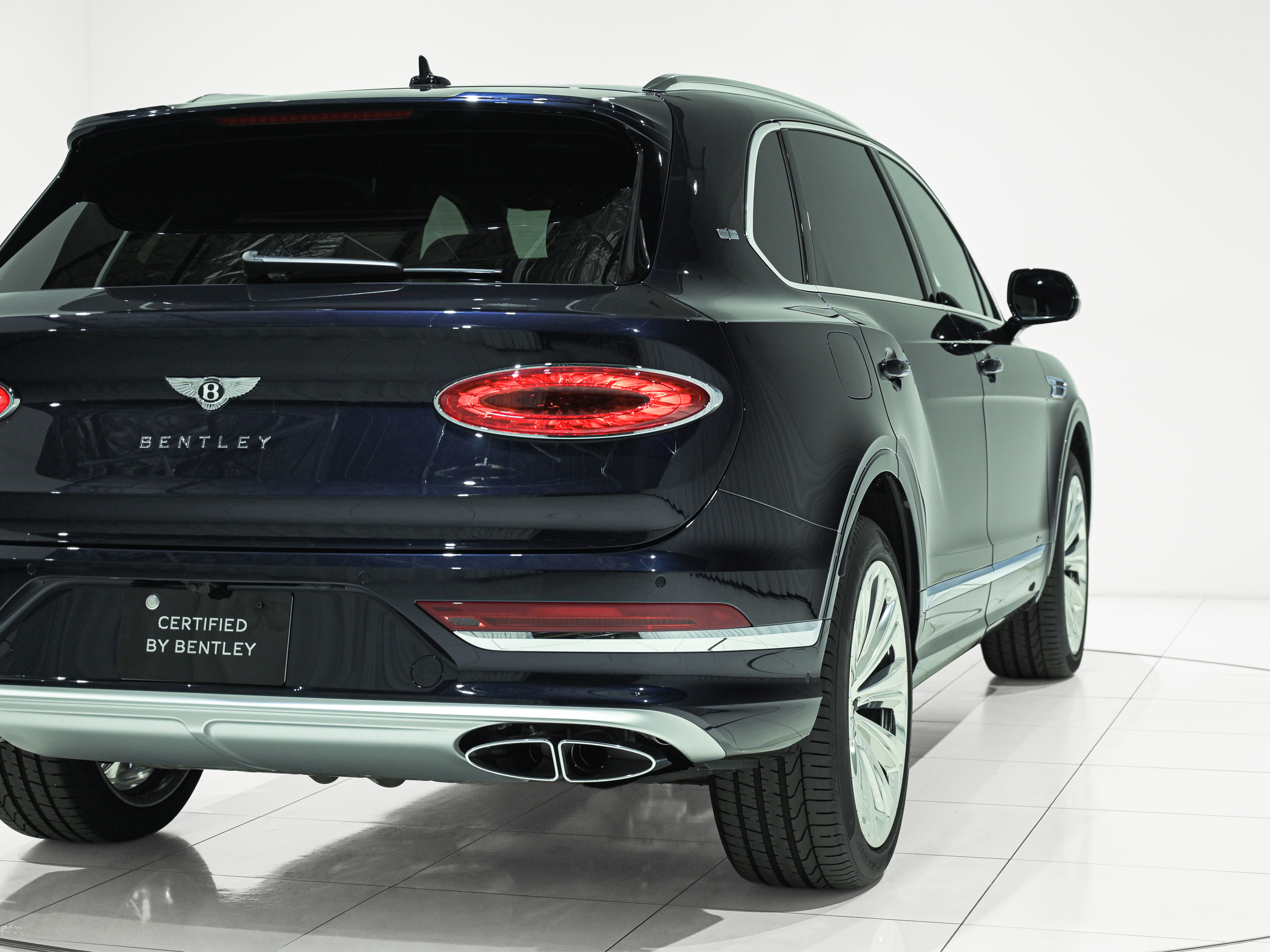 Bentley Bentayga EWB AZURE - image 56