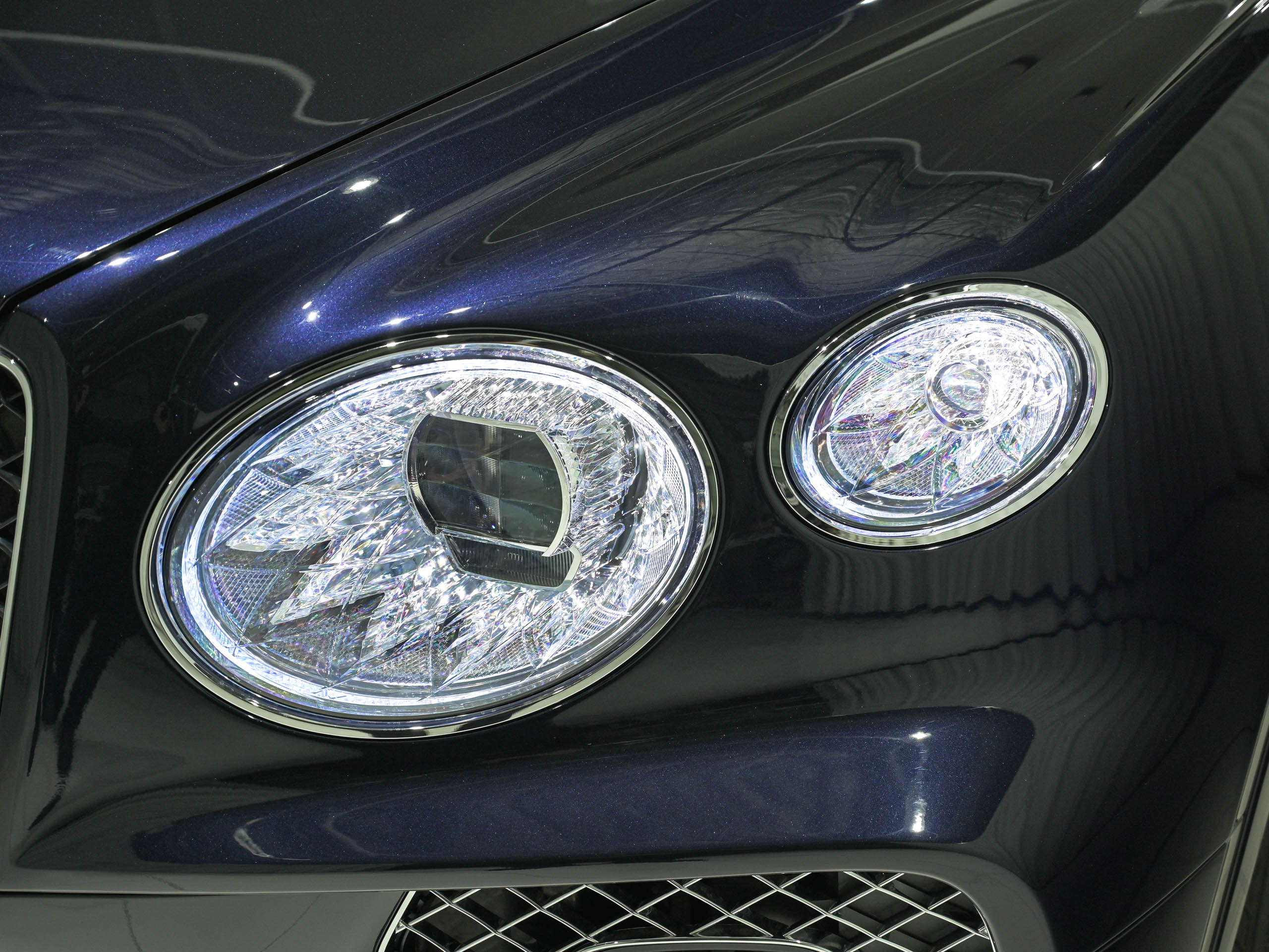 Bentley Bentayga EWB AZURE - image 57