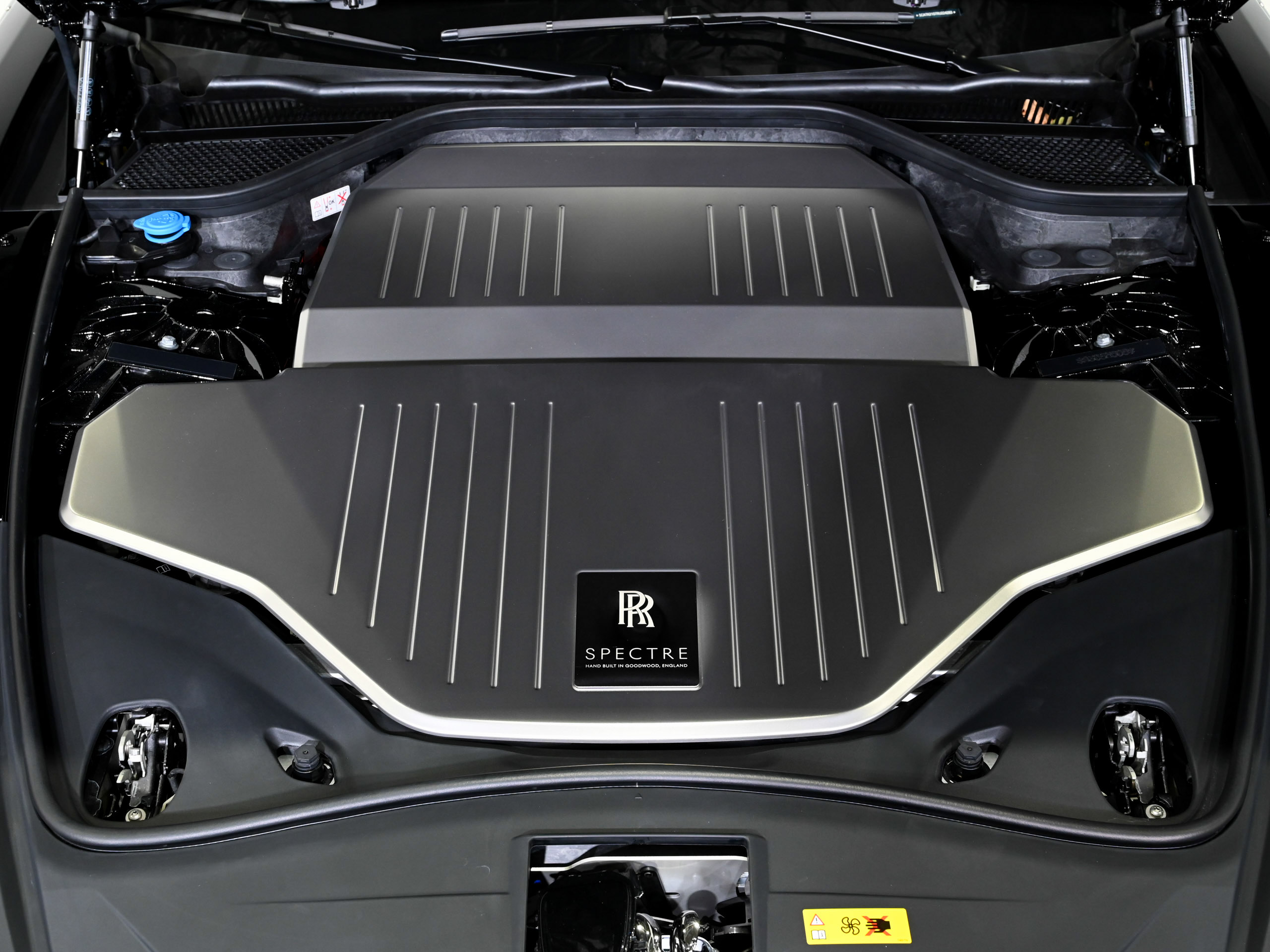 Rolls-Royce Spectre - image 9