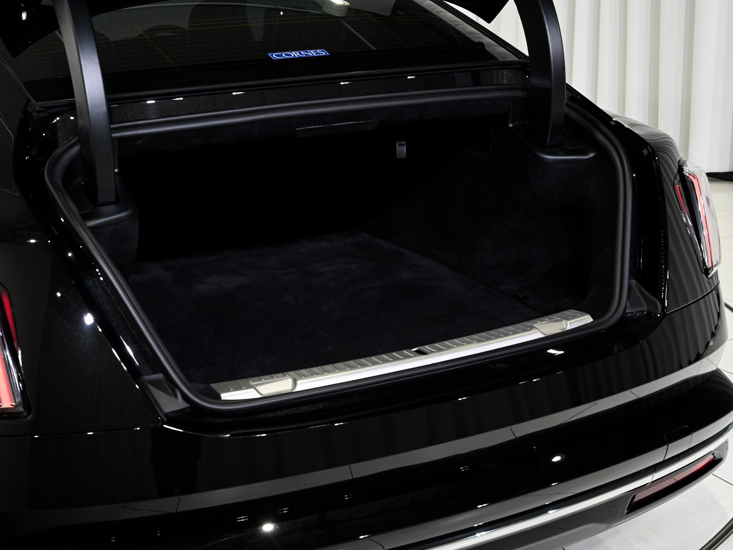 Rolls-Royce Spectre - image 10