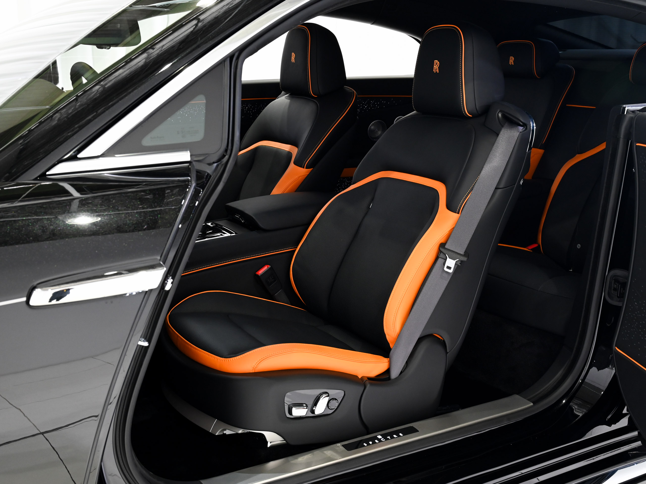 Rolls-Royce Spectre - image 16