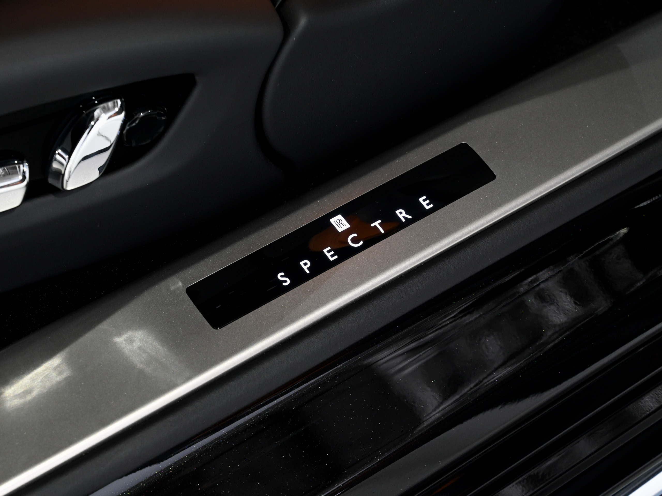 Rolls-Royce Spectre - image 21