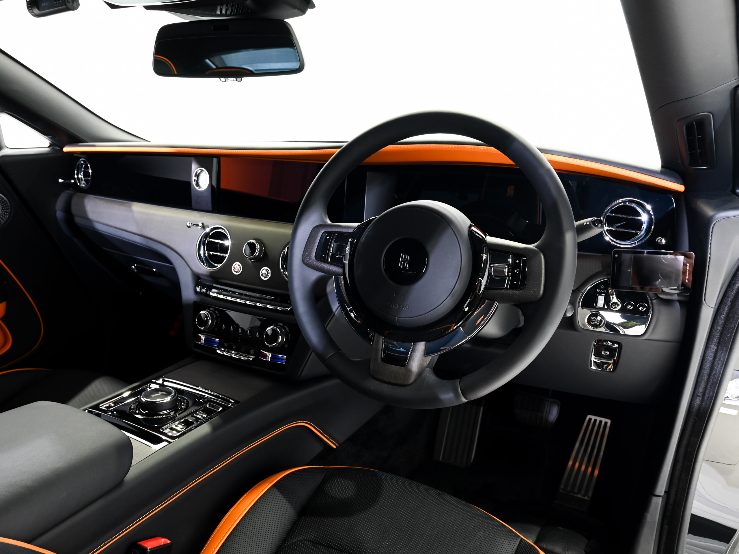 Rolls-Royce Spectre - image 31