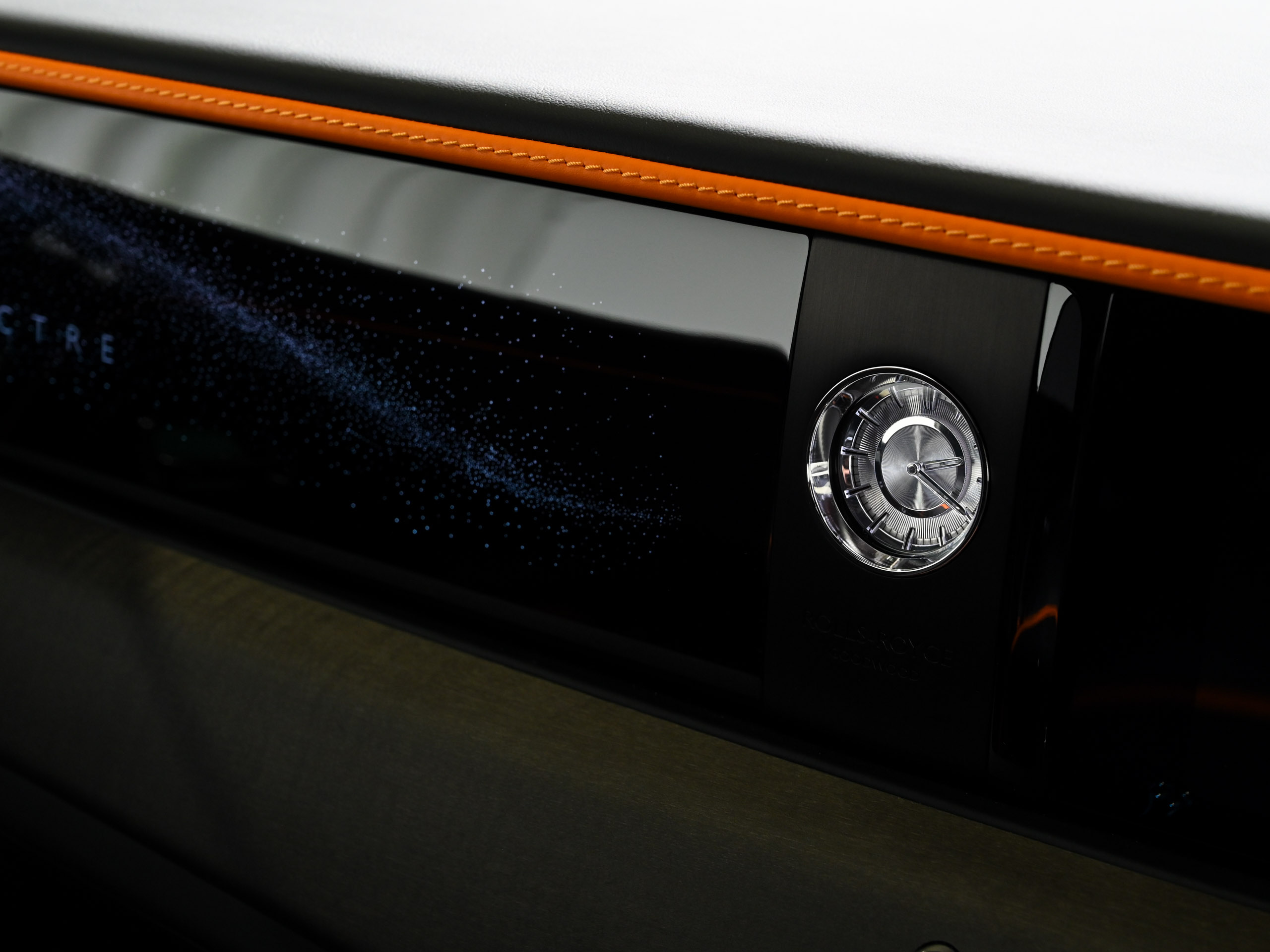 Rolls-Royce Spectre - image 34