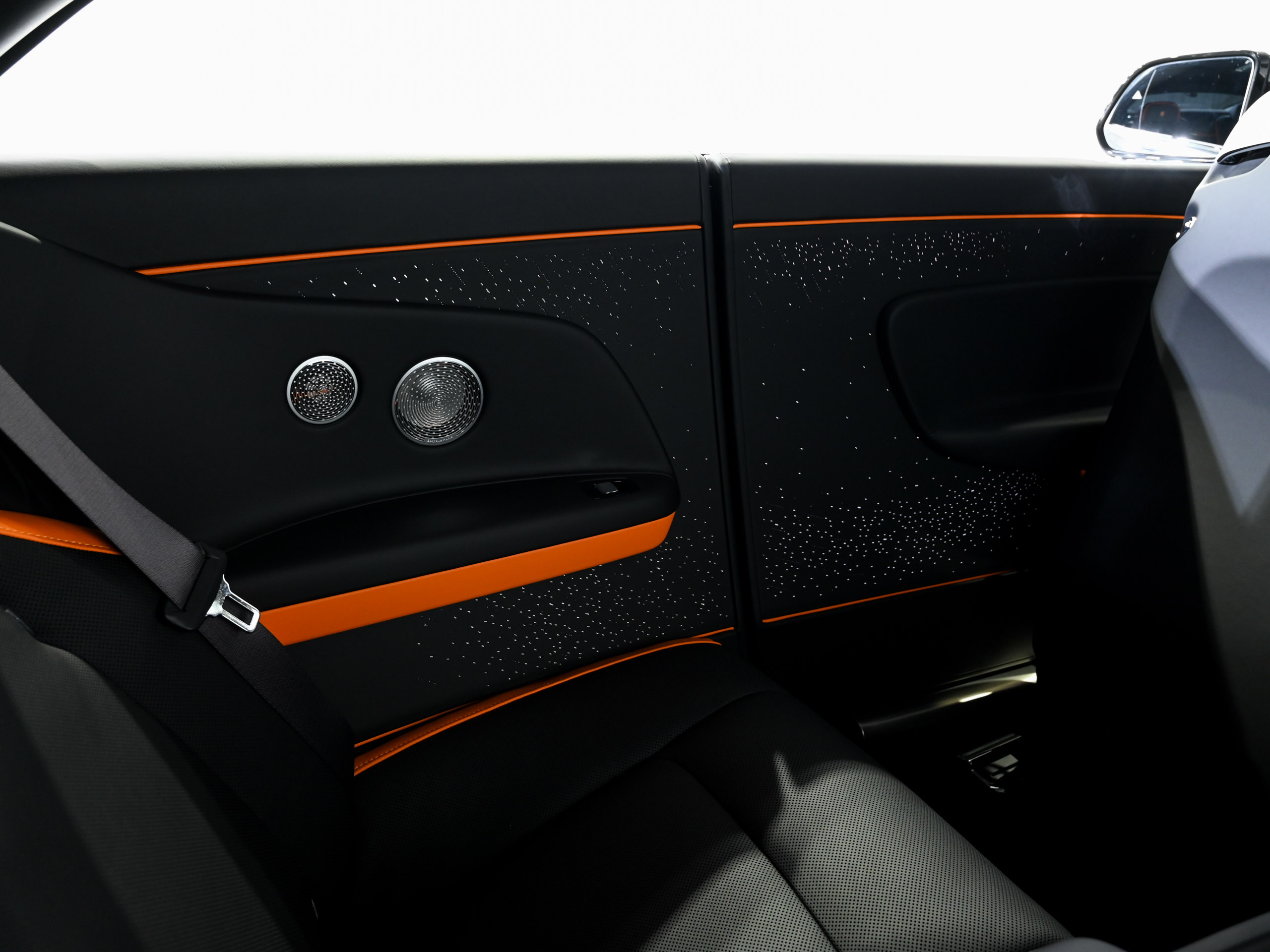 Rolls-Royce Spectre - image 38
