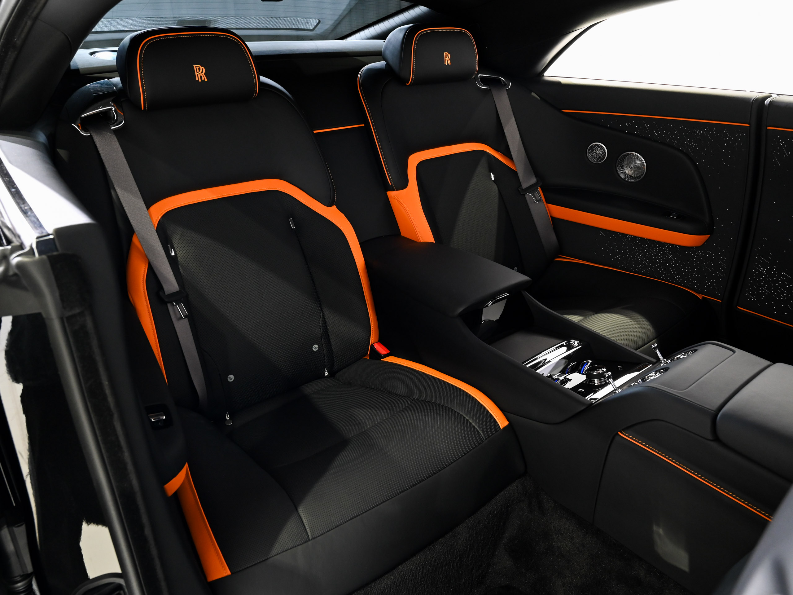 Rolls-Royce Spectre - image 40