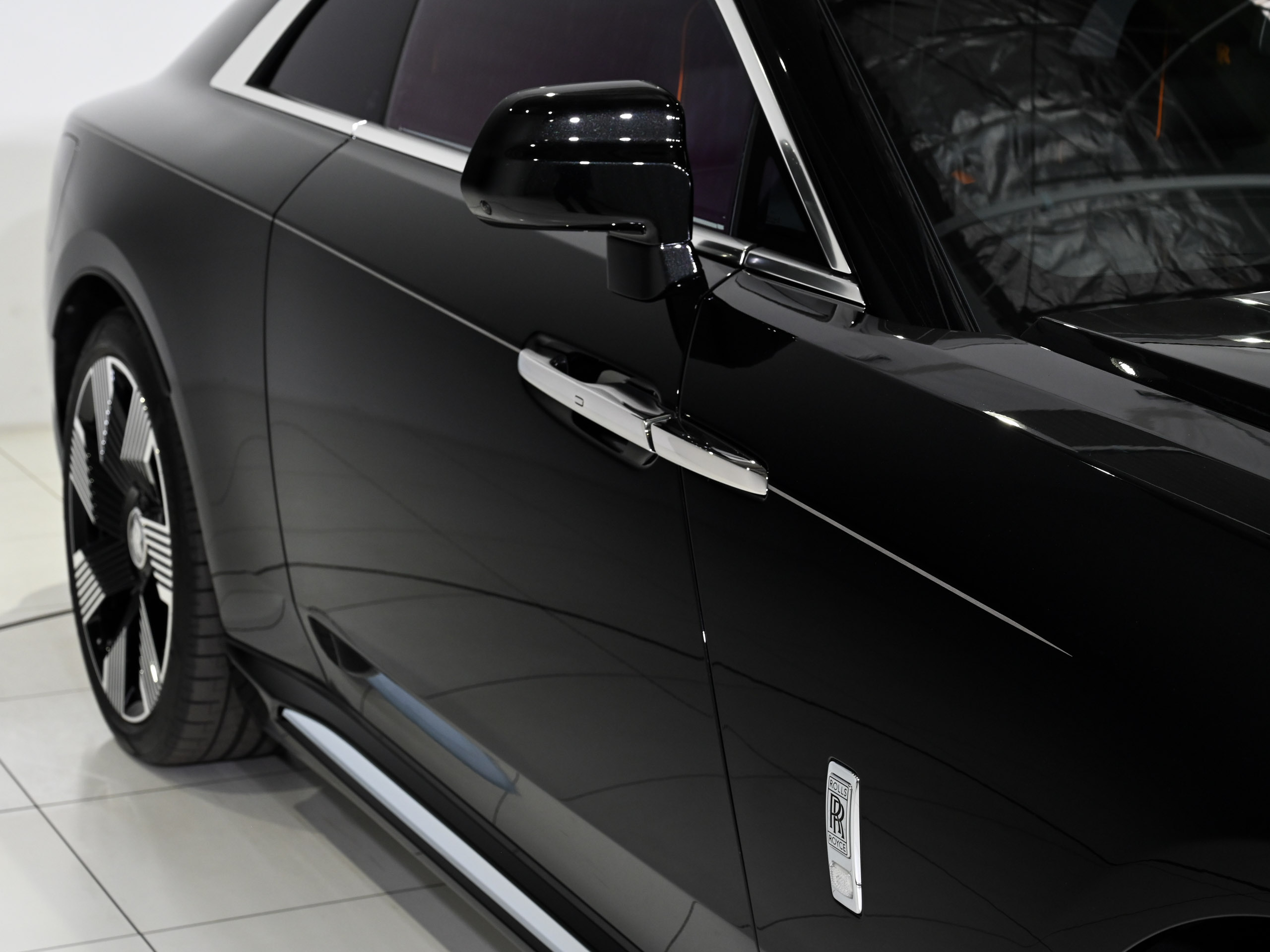 Rolls-Royce Spectre - image 51