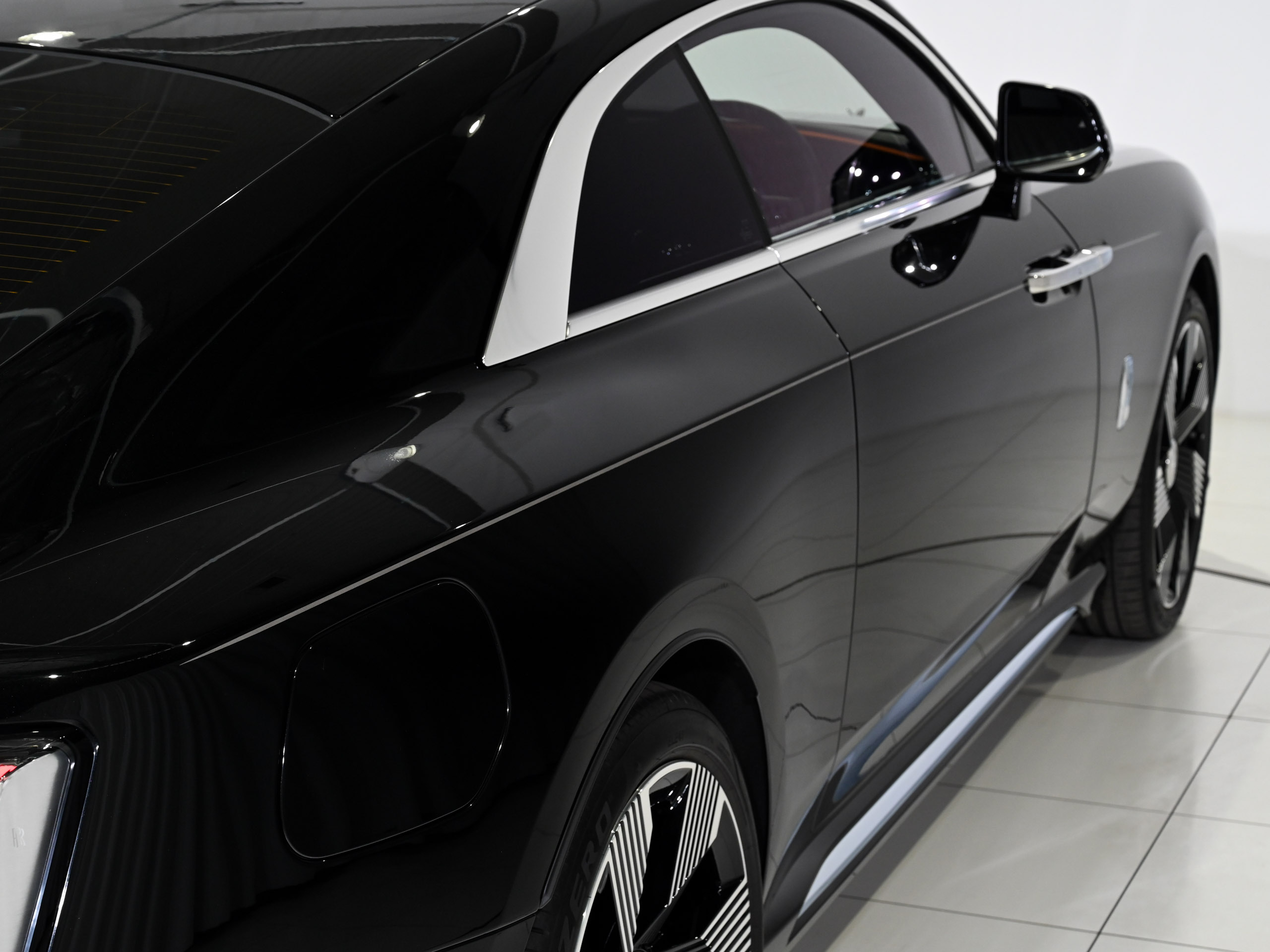 Rolls-Royce Spectre - image 52