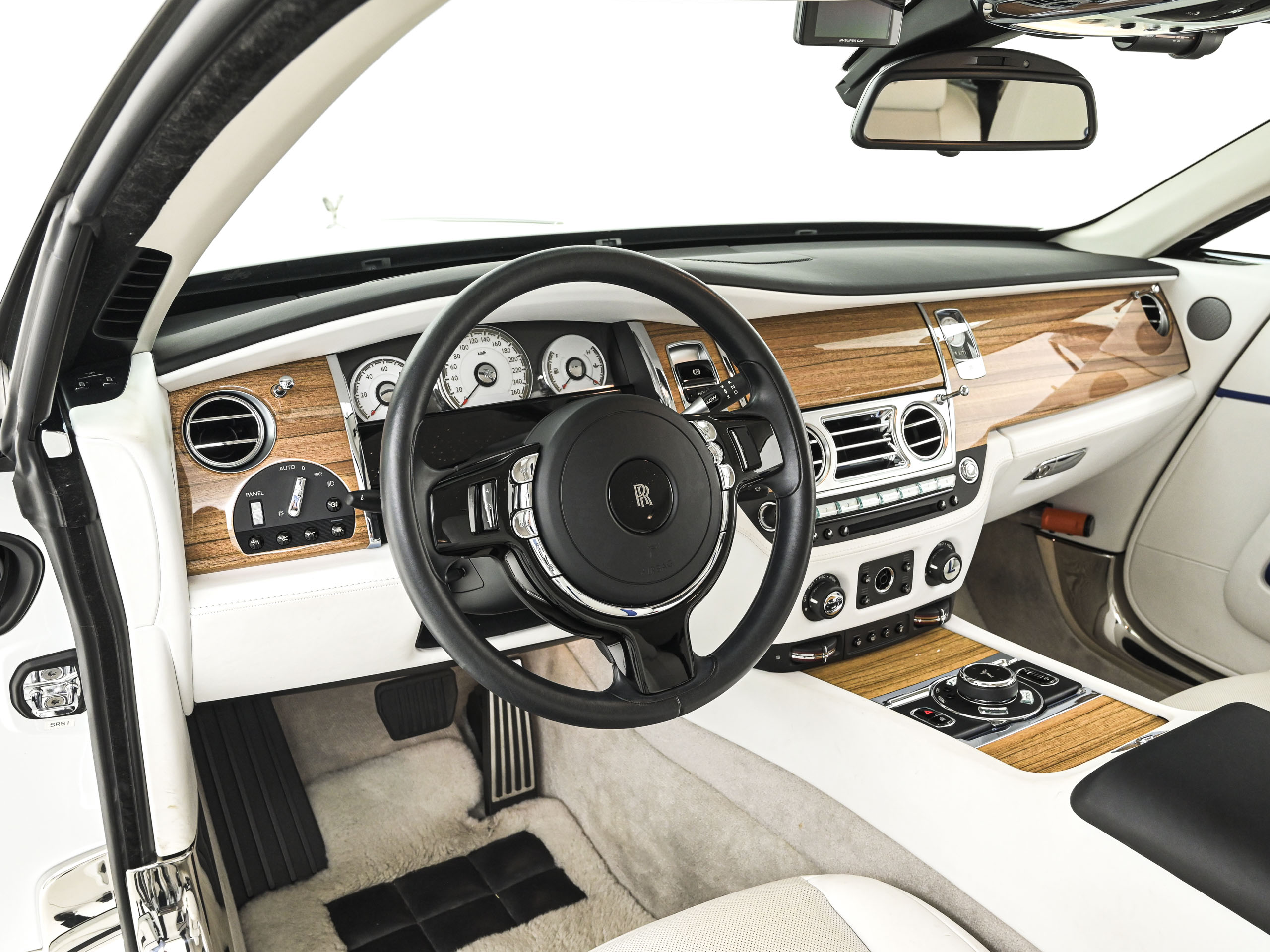 Rolls-Royce Wraith - image 11