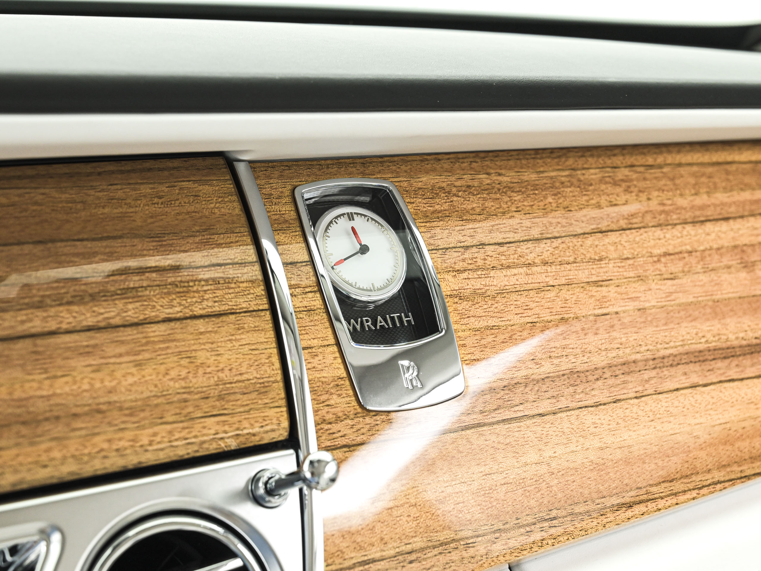 Rolls-Royce Wraith - image 31